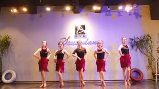 成人拉丁舞展演视频,展现成人拉丁舞风采