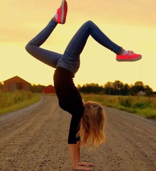 成人怎么倒立视频,视频教程详解