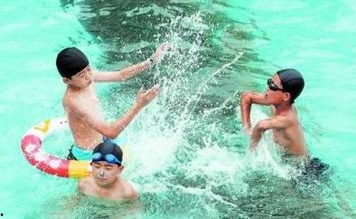 武汉成人游泳教程视频,轻松掌握水上技巧，畅游夏日泳池