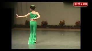 傣族成人舞蹈独舞视频,独舞之美，传承千年文化