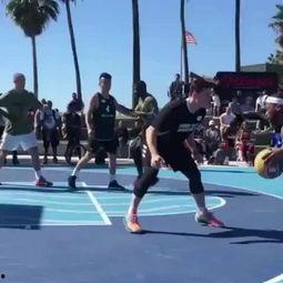 成人最酷篮球舞视频