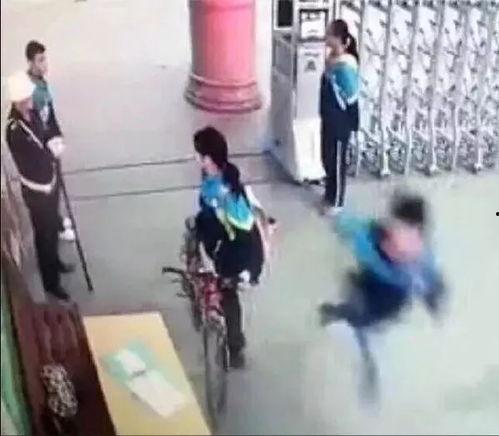 成人舔下体坐椅视频