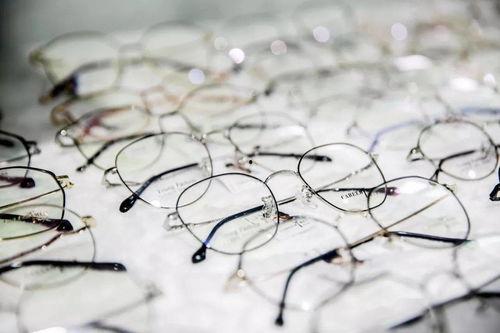 成人散光可以矫正吗视频,揭秘视力恢复之路